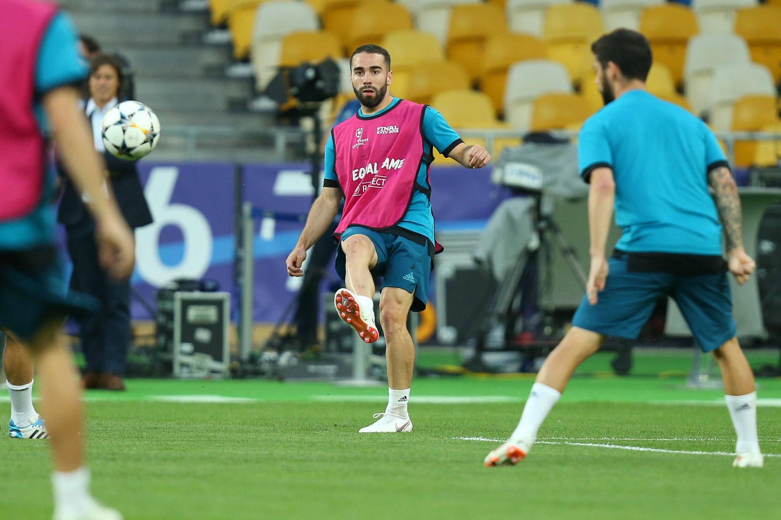 Захисник збірної Іспанії Карвахаль отримав травму та пропустить матчі проти України та "Шахтаря" Захисник збірної Іспанії Карвахаль отримав травму та пропустить матчі проти України та "Шахтаря"