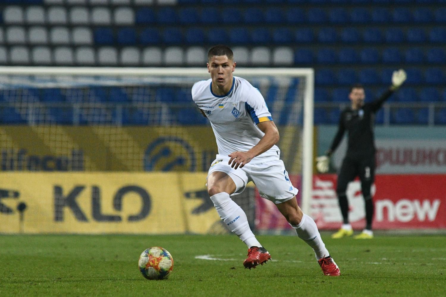 Футболист Динамо Денис Попов заразился коронавирусом Футболист Динамо Денис Попов заразился коронавирусом