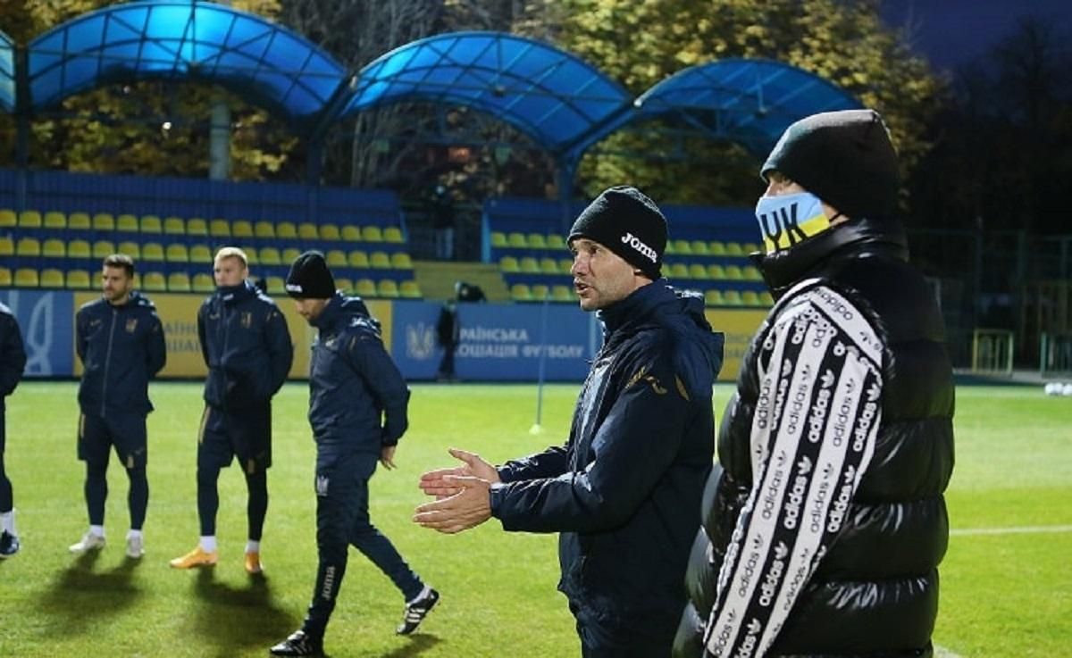 Усик засвітився на тренуванні збірної України з футболу: фото