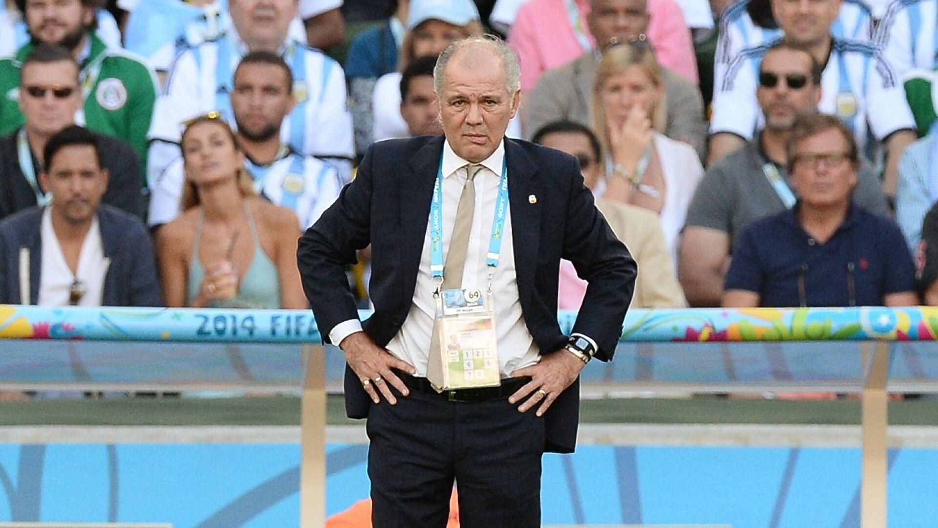 Помер Алехандро Сабелья – Мессі попрощався з тренером, який привів його в фінал Чемпіонату світу Помер Алехандро Сабелья – Мессі попрощався з тренером, який привів його в фінал Чемпіонату світу