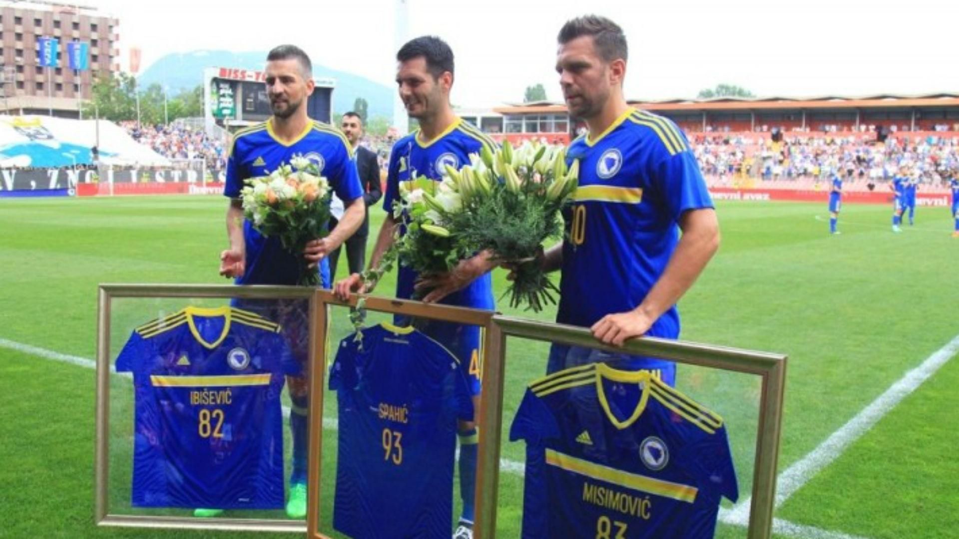 Соперник сборной Украины в отборе на ЧМ-2022 выбирает тренера – его имя назовут через неделю Соперник сборной Украины в отборе на ЧМ-2022 выбирает тренера – его имя назовут через неделю