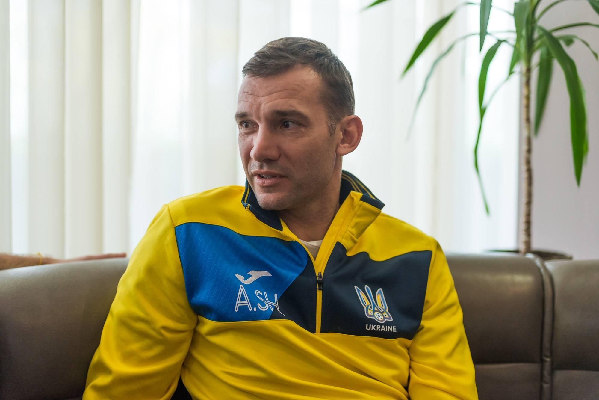 Пляж та гольф: Шевченко показав, як проводить відпустку з сім'єю Пляж та гольф: Шевченко показав, як проводить відпустку з сім'єю