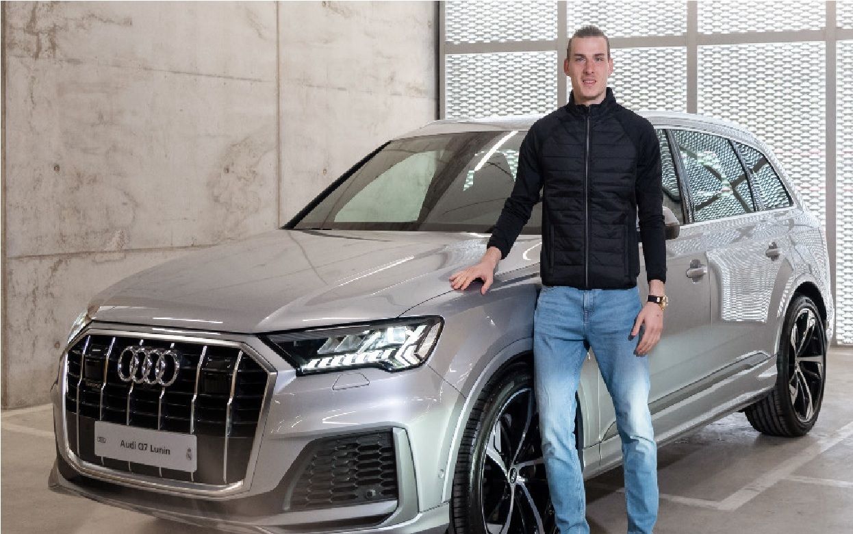 Лунин как пример – авторитетное издание оценило поступок украинца: видео Лунин как пример – авторитетное издание оценило поступок украинца: видео