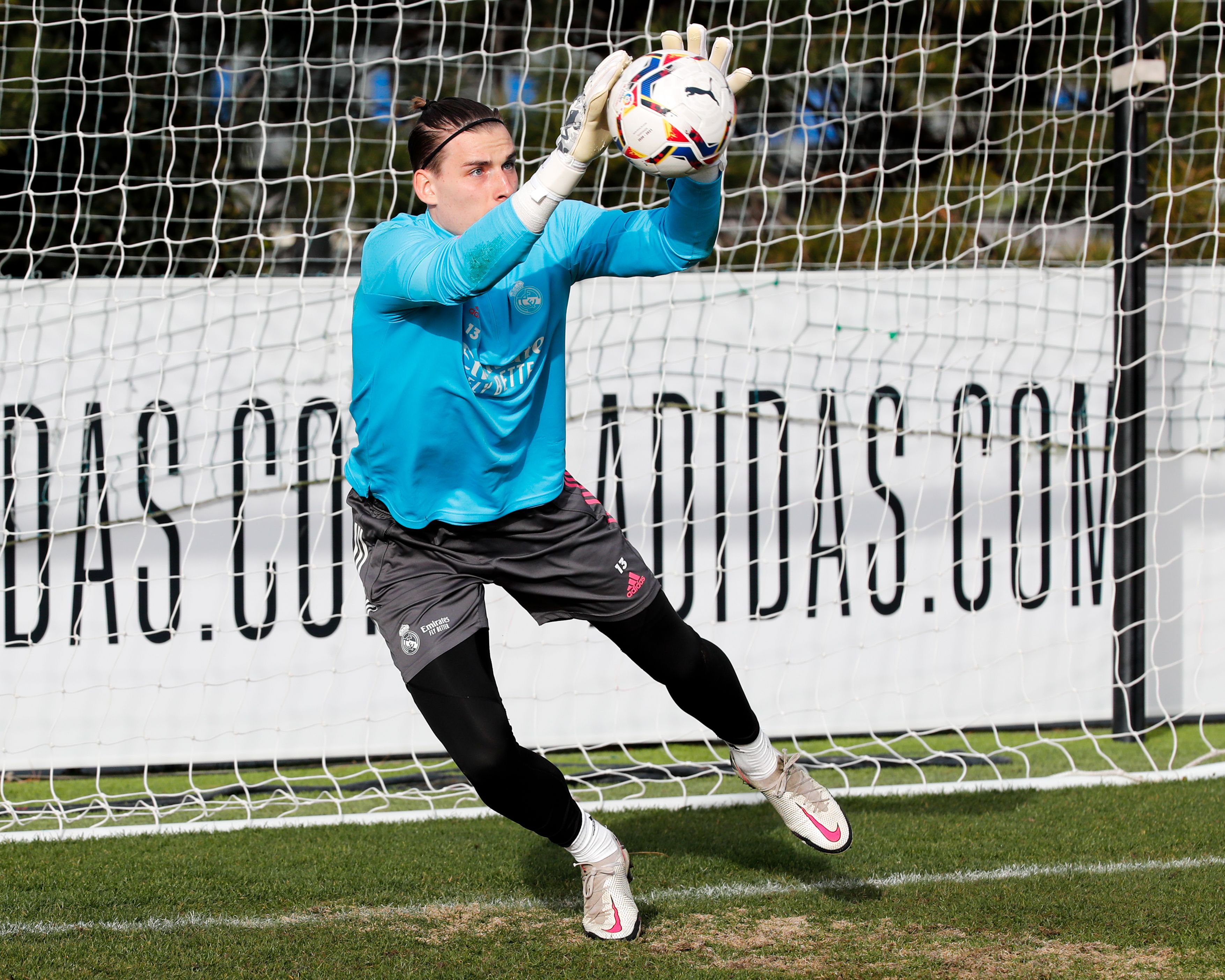 Реал получил авто от Audi: какую машину выбрал себе Лунин Реал получил авто от Audi: какую машину выбрал себе Лунин