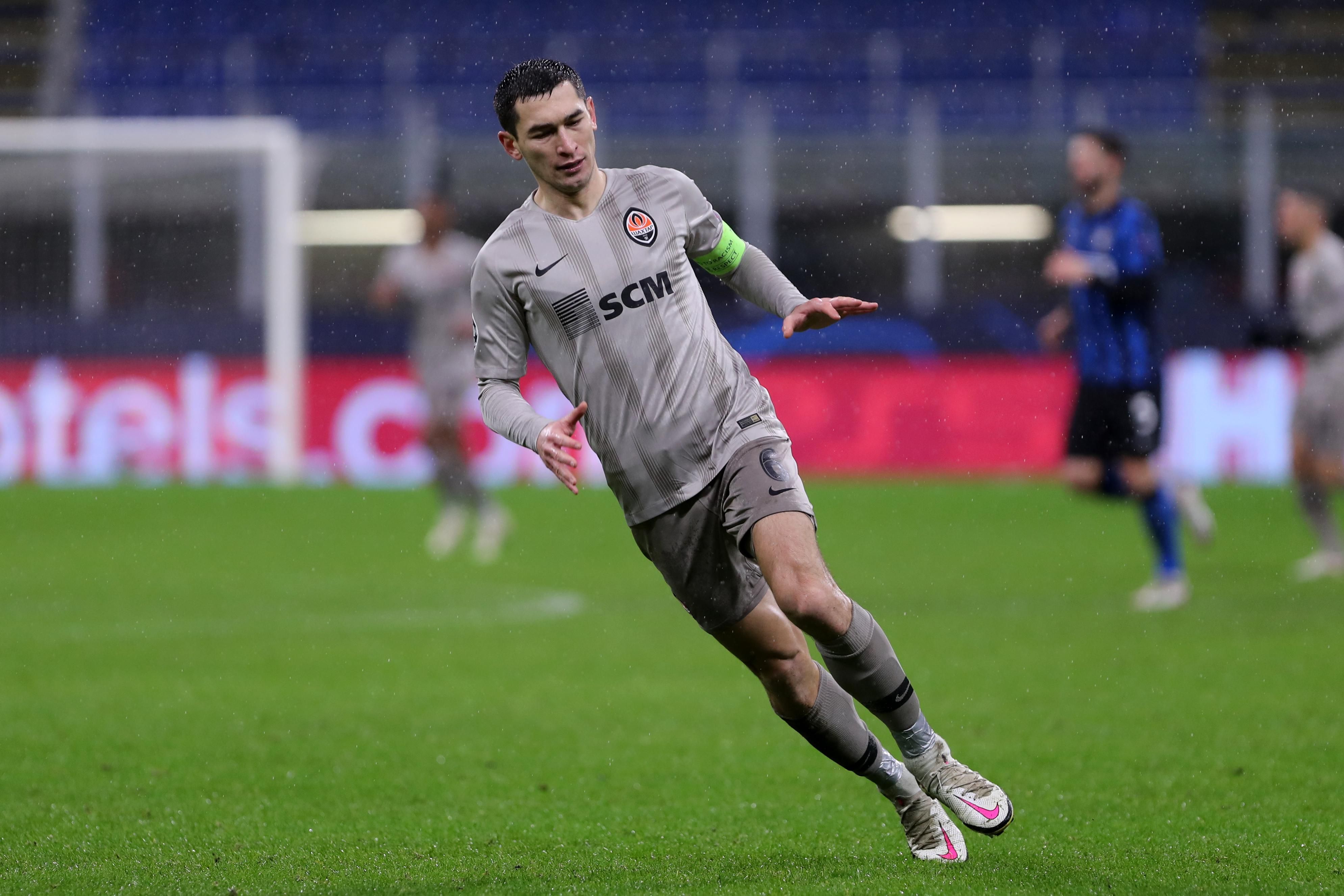 Степаненко может пропустить матч против Ромы – травма не отпускает хавбека Степаненко может пропустить матч против Ромы – травма не отпускает хавбека