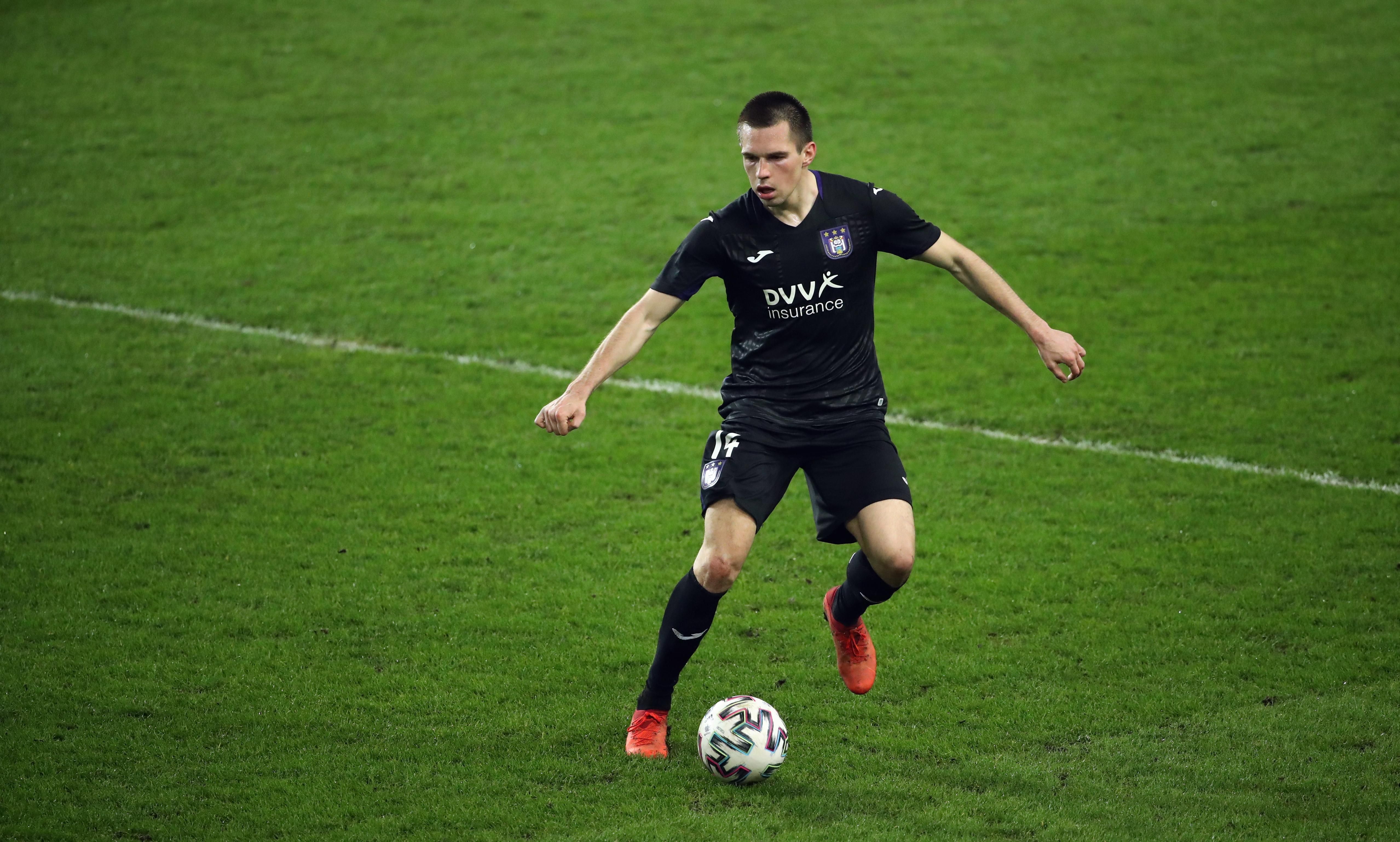 Михайличенко продолжает борьбу в Андерлехте: Компани доволен характером украинца Михайличенко продолжает борьбу в Андерлехте: Компани доволен характером украинца