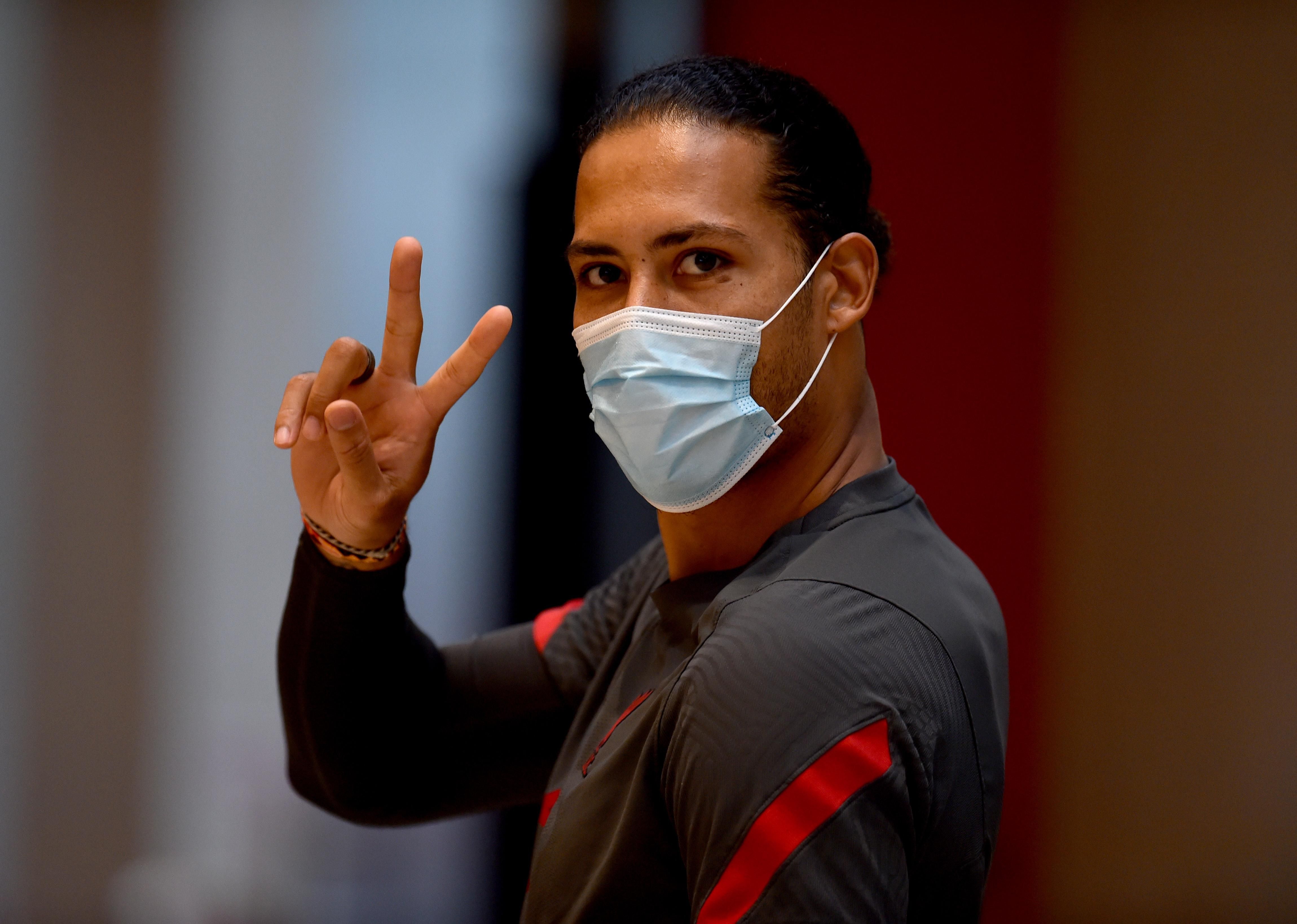 Евро-2020: звездный ван Дейк пропустит турнир и не сыграет против Украины Евро-2020: звездный ван Дейк пропустит турнир и не сыграет против Украины