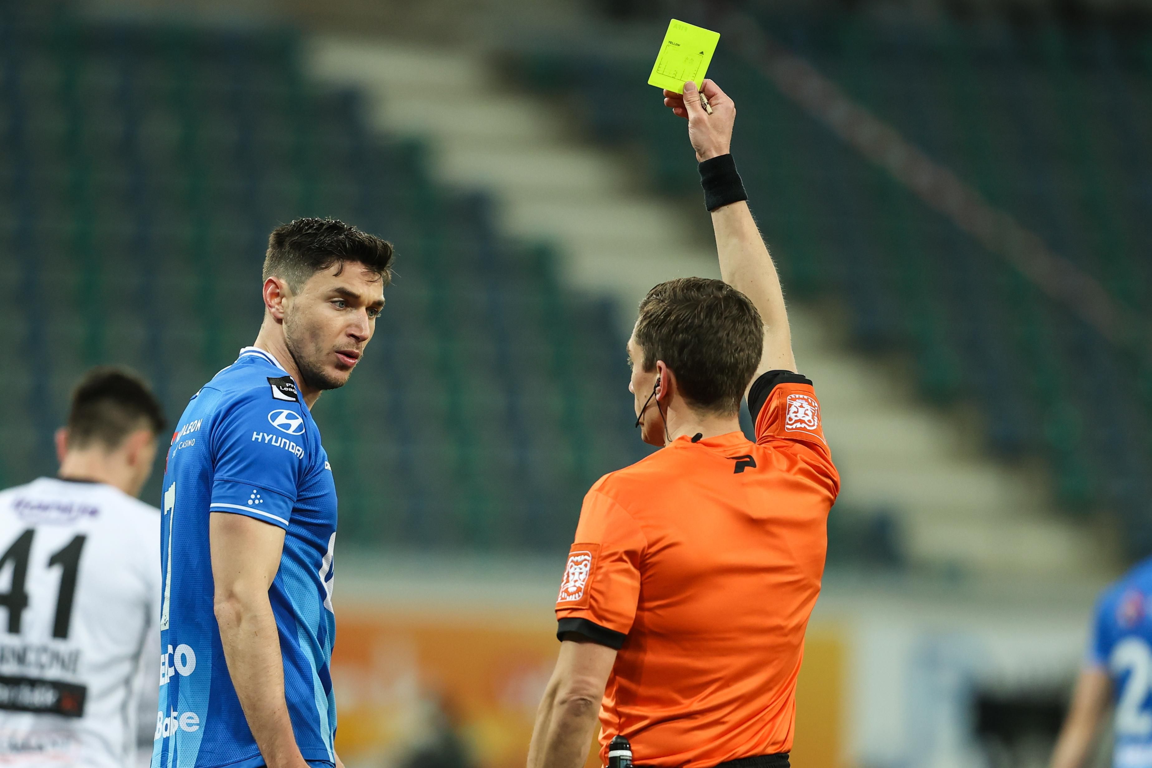 Гент с трудом победил аутсайдера – слабый матч Яремчука и Безуса Гент с трудом победил аутсайдера – слабый матч Яремчука и Безуса