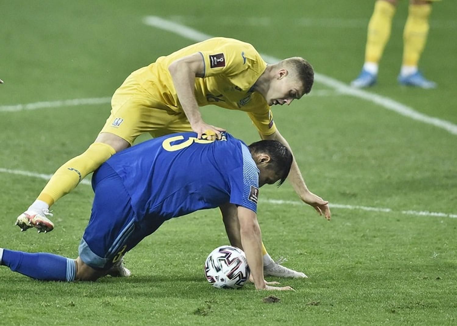 Форвард збірної Довбик пояснив, чому спілкується російською Форвард збірної Довбик пояснив, чому спілкується російською