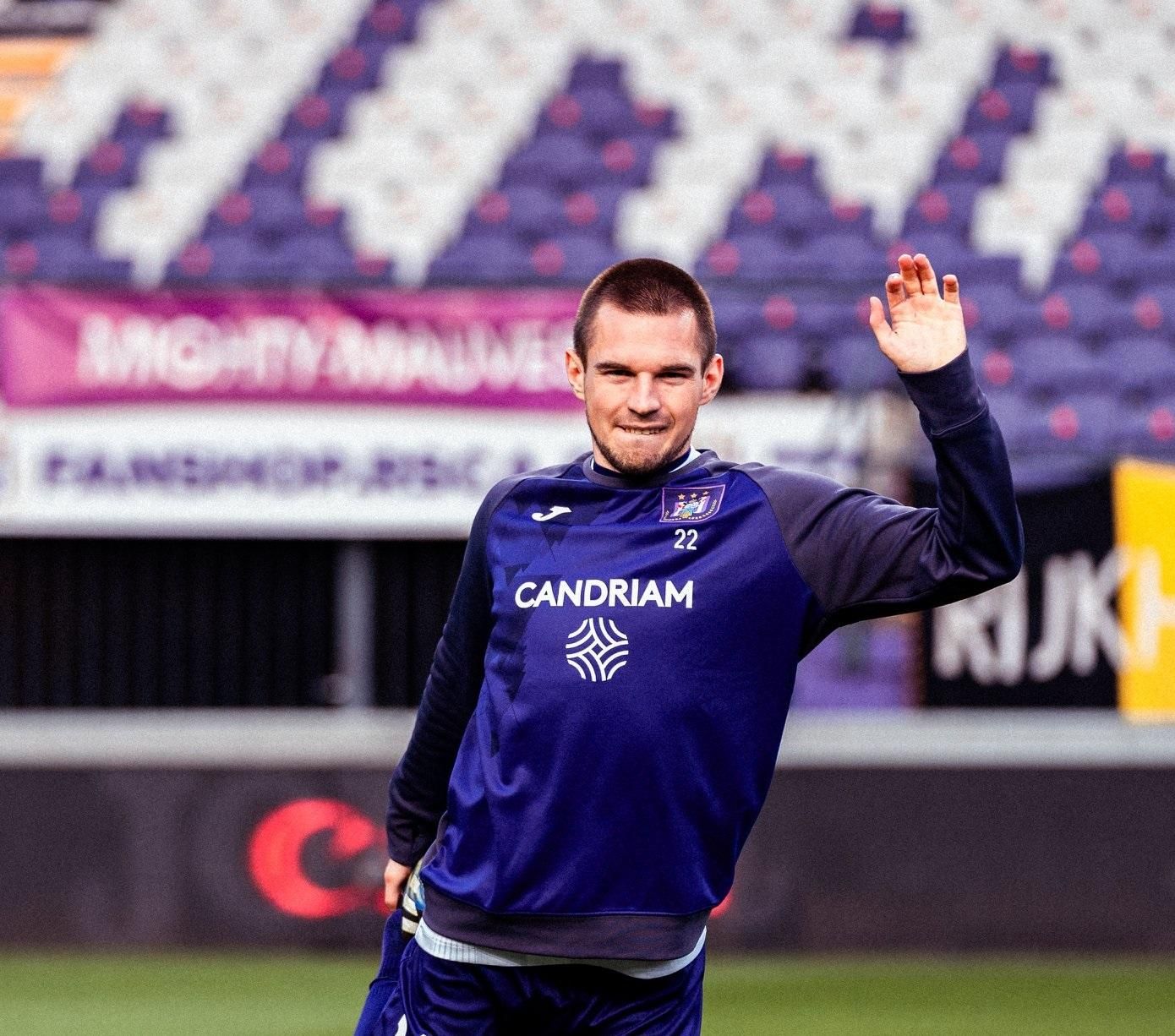 Андерлехт Михайліченка врятувався у диво-матчі – ексдинамівець забив 4 голи: два відмінив VAR Андерлехт Михайліченка врятувався у диво-матчі – ексдинамівець забив 4 голи: два відмінив VAR