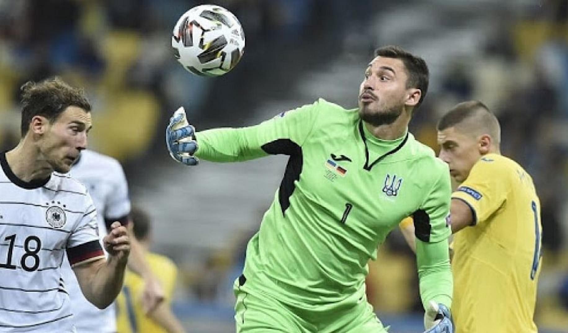 Фантастичний удар: Бущан забив Трубіну неймовірний гол, від якого сам схопився за голову Фантастичний удар: Бущан забив Трубіну неймовірний гол, від якого сам схопився за голову