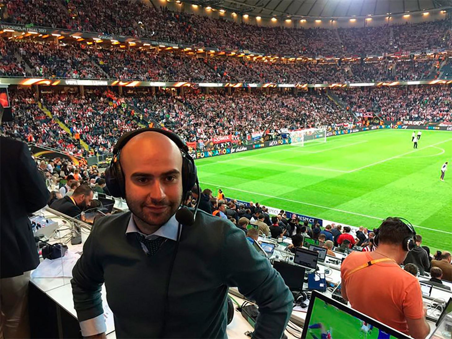 Российский журналист пролетел мимо Евро: Азербайджан вспомнил ему конфликт с Арменией Российский журналист пролетел мимо Евро: Азербайджан вспомнил ему конфликт с Арменией