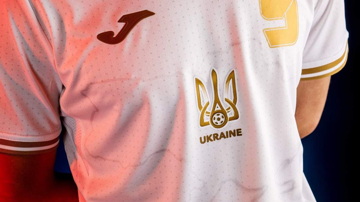 УЕФА прогнулся под Россию, – Притула "проехался" по решению убрать с формы лозунг "Героям слава" УЕФА прогнулся под Россию, – Притула "проехался" по решению убрать с формы лозунг "Героям слава"