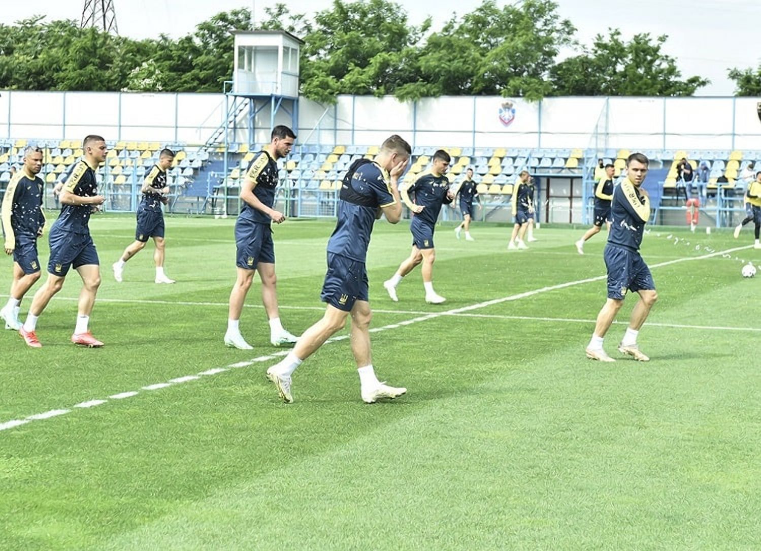 Футбол с руками: как сборная готовится к Нидерландам – видео нестандартного упражнения Футбол с руками: как сборная готовится к Нидерландам – видео нестандартного упражнения