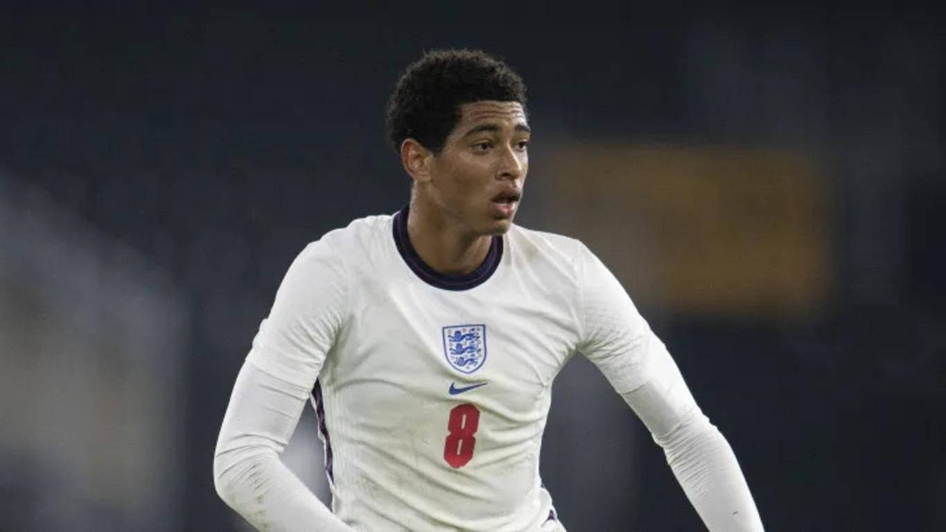 Игрок сборной Англии дебютировал на турнире в сенсационном возрасте – рекорд может побить поляк Игрок сборной Англии дебютировал на турнире в сенсационном возрасте – рекорд может побить поляк