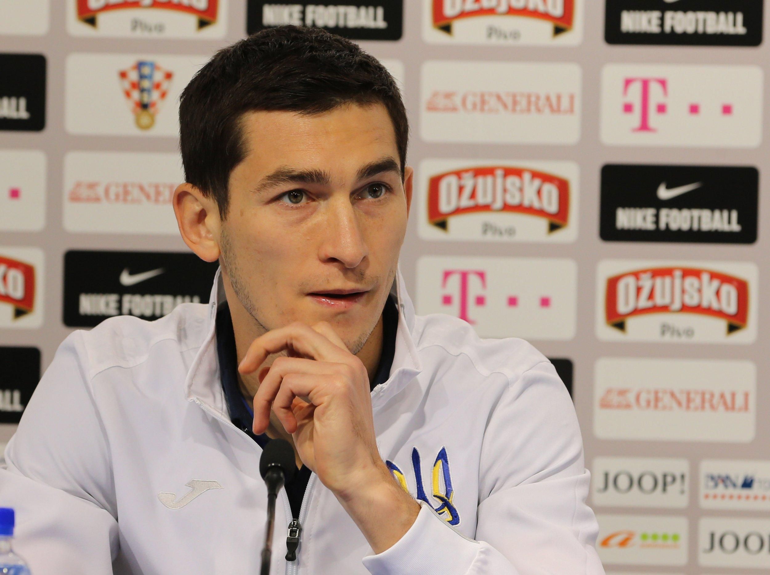 Лоукост за 20 евро: Степаненко и Пятов неожиданно вернулись в Украину отдельно от сборной Лоукост за 20 евро: Степаненко и Пятов неожиданно вернулись в Украину отдельно от сборной