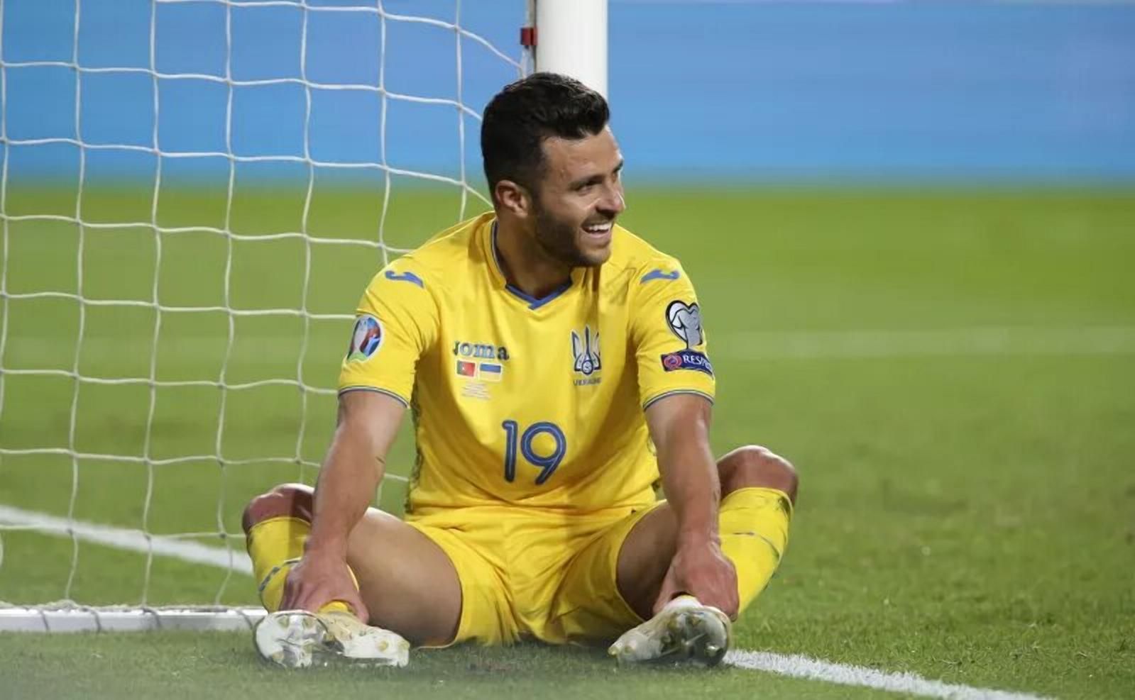 Мораєс продовжує відновлення від травми – форвард лікується на історичній батьківщині - Збірна Мораєс продовжує відновлення від травми – форвард лікується на історичній батьківщині - Збірна