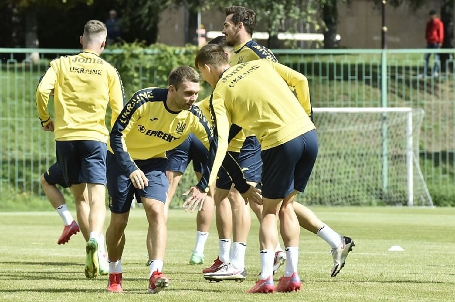 Караваєв – не захисник: Луческу жорстко вступився за свого підопічного - Збірна Караваєв – не захисник: Луческу жорстко вступився за свого підопічного - Збірна