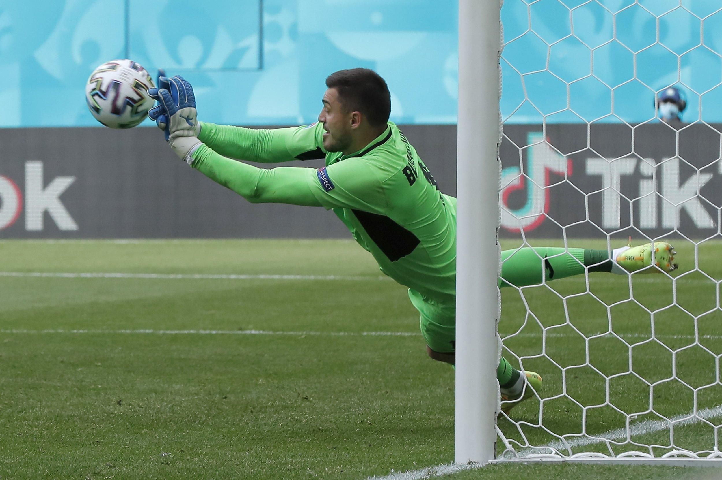 Два месяца без интима: Бущан сравнил пребывание со сборной на Евро с детским лагерем - Сборная Два месяца без интима: Бущан сравнил пребывание со сборной на Евро с детским лагерем - Сборная