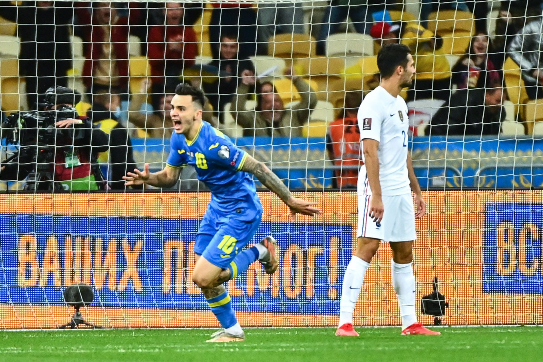 Не знаю, чим Шапаренко поступається Маліновському і Зінченку, – тренер про прогрес динамівця - Сборная Не знаю, чим Шапаренко поступається Маліновському і Зінченку, – тренер про прогрес динамівця - Сборная