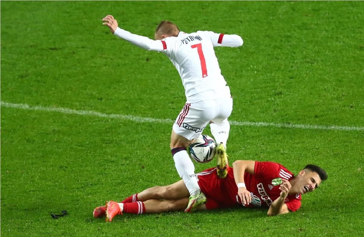 Вилучення і два пенальті: Макаренко і Петряк стали свідками гри нервів у чемпіонаті Угорщини - Збірна Вилучення і два пенальті: Макаренко і Петряк стали свідками гри нервів у чемпіонаті Угорщини - Збірна