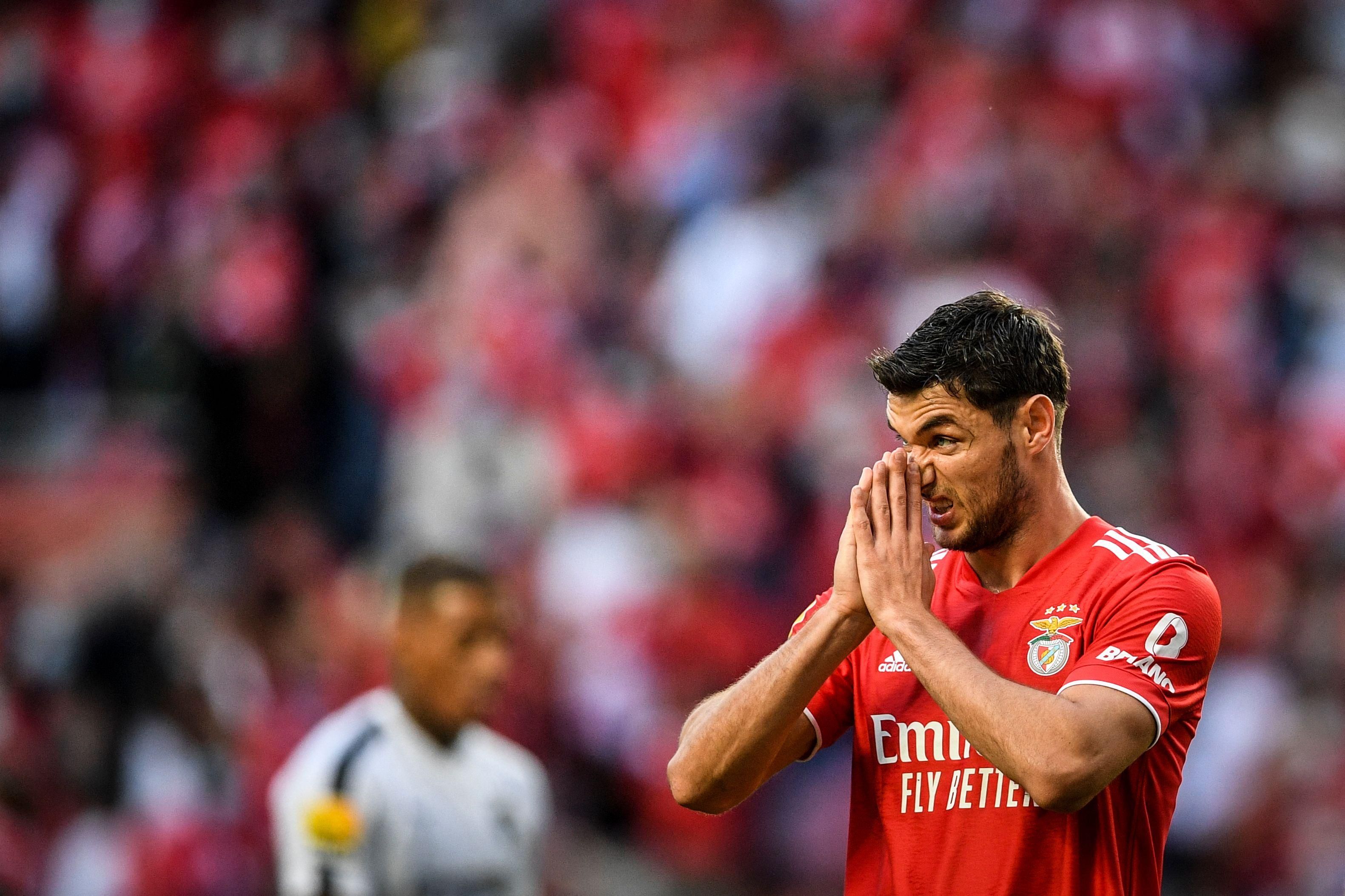 Сенсаційна поразка Бенфіки: Яремчук забиває, проте VAR відбирає гол в українця - Збірна Сенсаційна поразка Бенфіки: Яремчук забиває, проте VAR відбирає гол в українця - Збірна