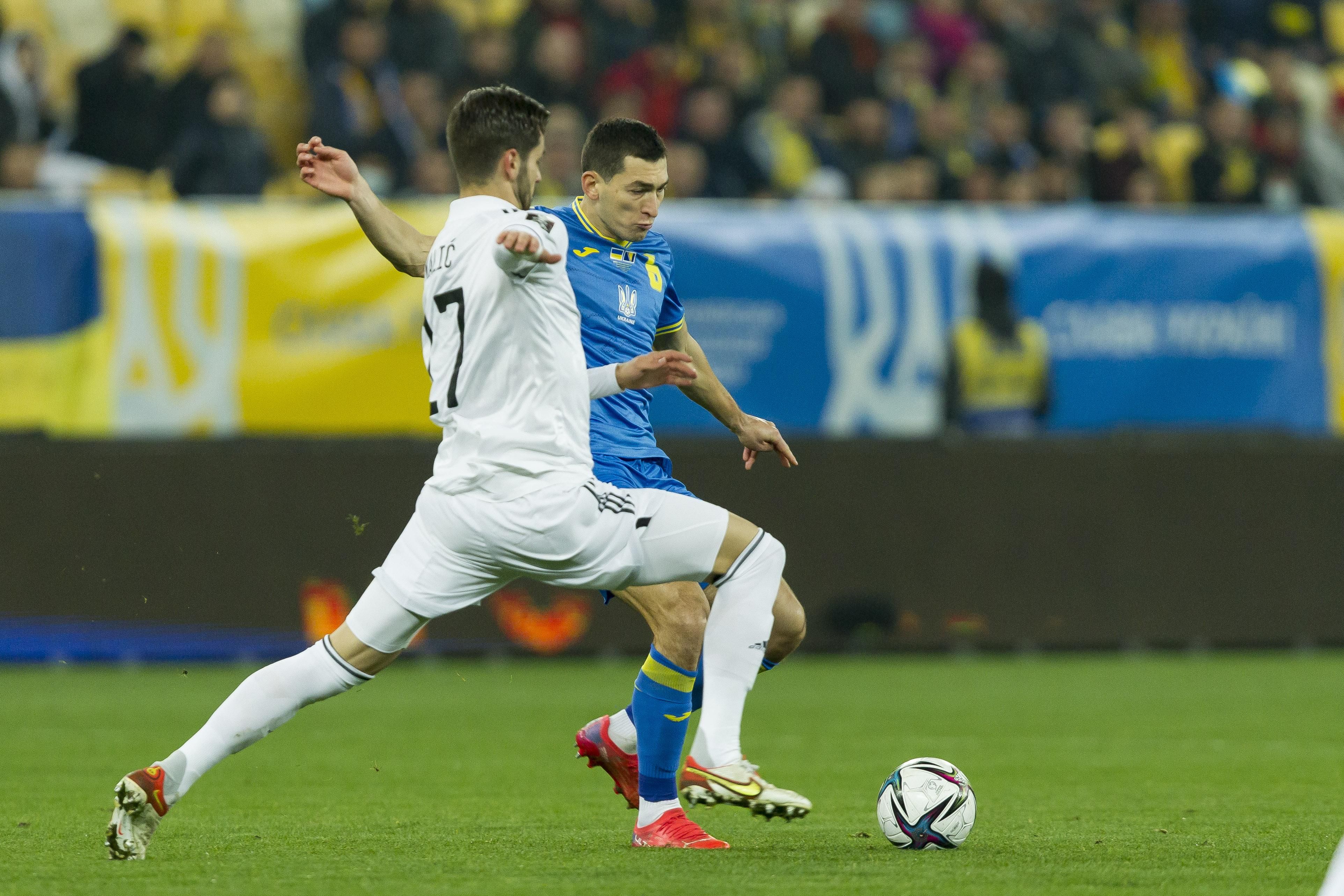 Чесно, це жах. Треба щось робити, – Степаненко знищив якість газону "Арени Львів" - Збірна Чесно, це жах. Треба щось робити, – Степаненко знищив якість газону "Арени Львів" - Збірна