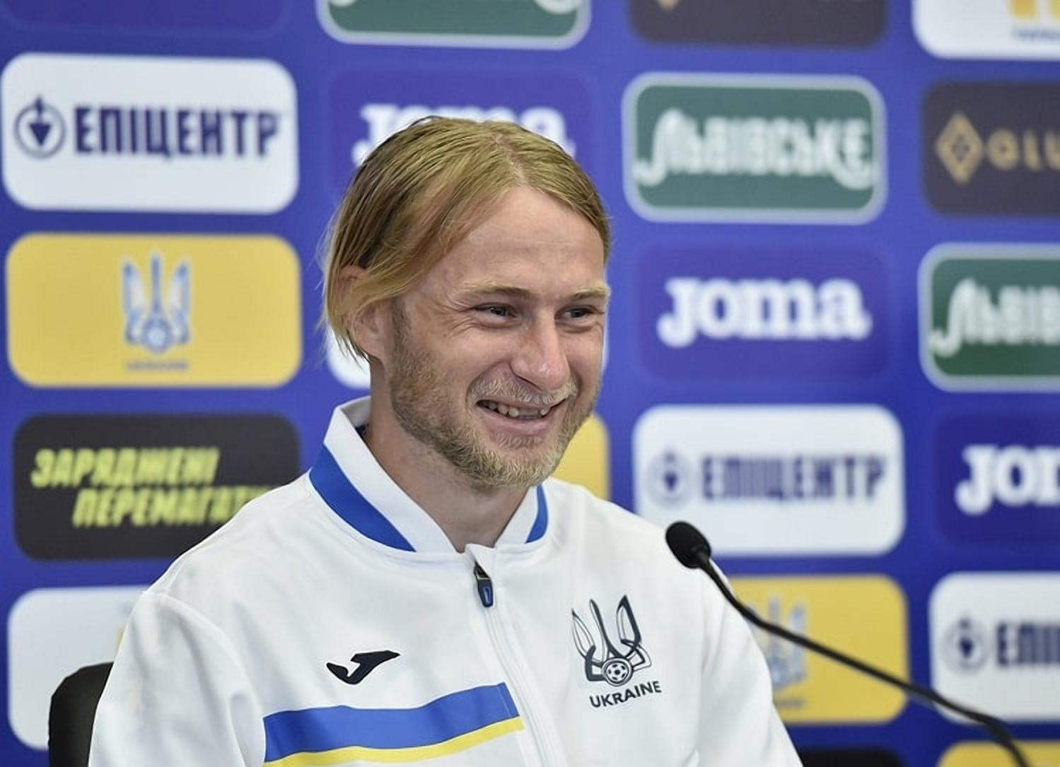 Безус имеет проблемы, – тренер Гента Ванхазебрук очень критически оценивает игру украинца - Сборная