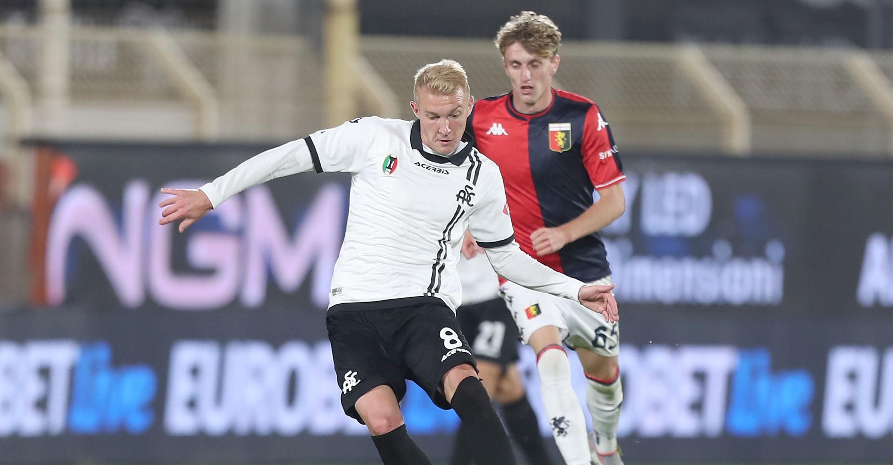 Коваленко зіграв увесь матч за Спецію: долю зустрічі вирішили курйозний гол і пізній пенальті - Збірна Коваленко зіграв увесь матч за Спецію: долю зустрічі вирішили курйозний гол і пізній пенальті - Збірна