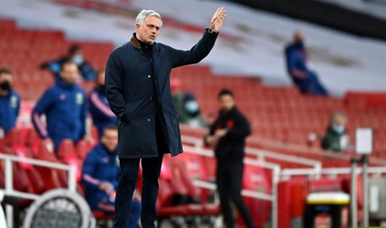 Моуринью готовится к Шевченко: красноречивые фото португальской звезды - Сборная Моуринью готовится к Шевченко: красноречивые фото португальской звезды - Сборная