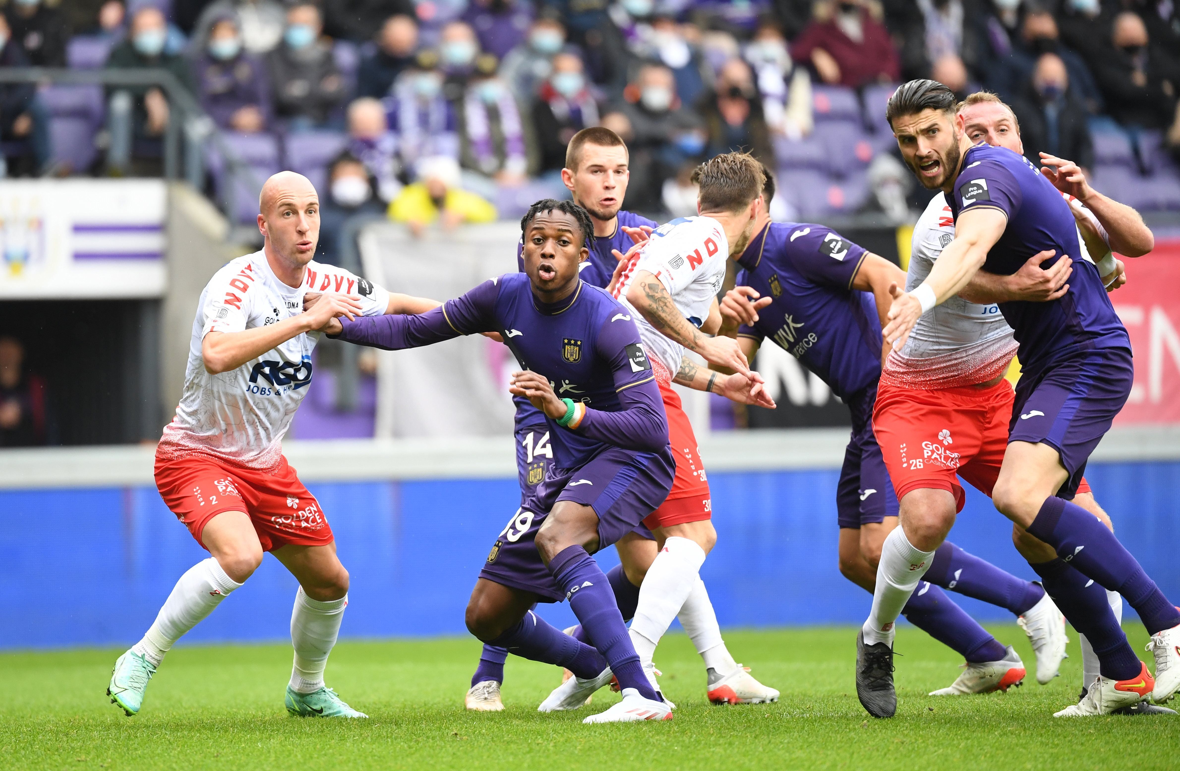 Михайличенко вернулся в основу и сыграл на необычной позиции: Андерлехт спасся от поражения - Сборная Михайличенко вернулся в основу и сыграл на необычной позиции: Андерлехт спасся от поражения - Сборная