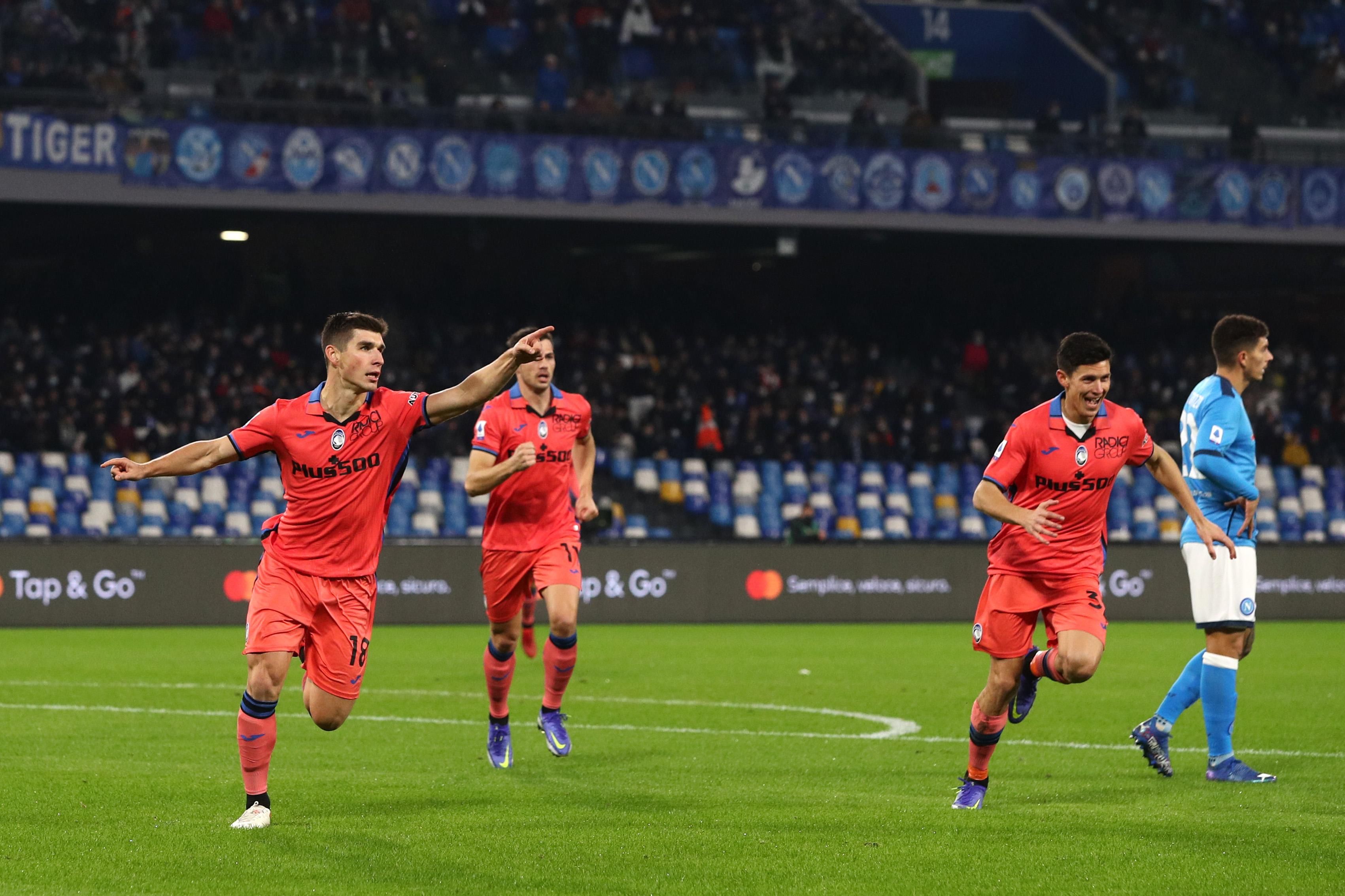 Маліновський забив фантастичний гол у шаленій перестрілці Наполі та Аталанти: відео шедевру - Сборная Маліновський забив фантастичний гол у шаленій перестрілці Наполі та Аталанти: відео шедевру - Сборная