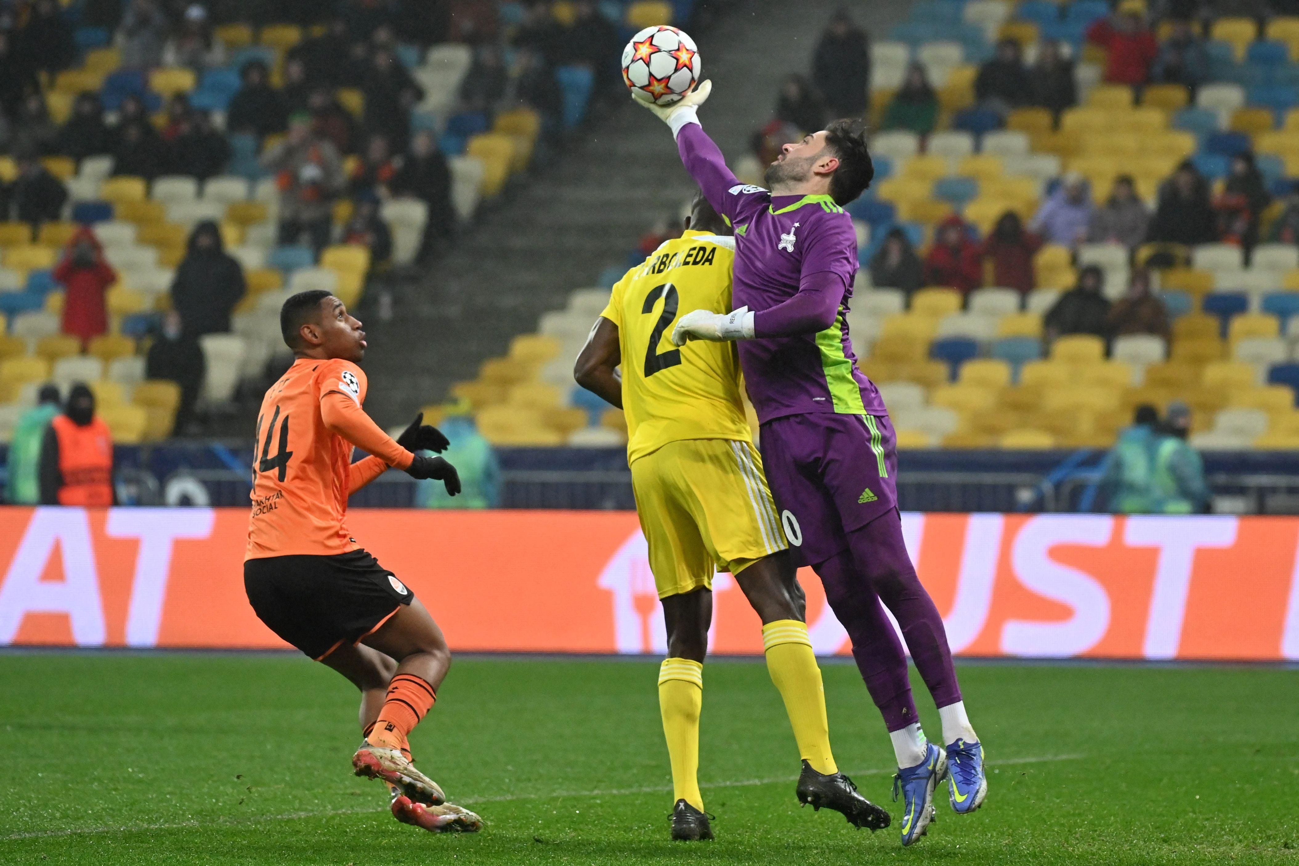 Наші в Лізі чемпіонів: асист Зінченка, виліт Соболя, драма Шахтаря на останніх секундах - Збірна Наші в Лізі чемпіонів: асист Зінченка, виліт Соболя, драма Шахтаря на останніх секундах - Збірна