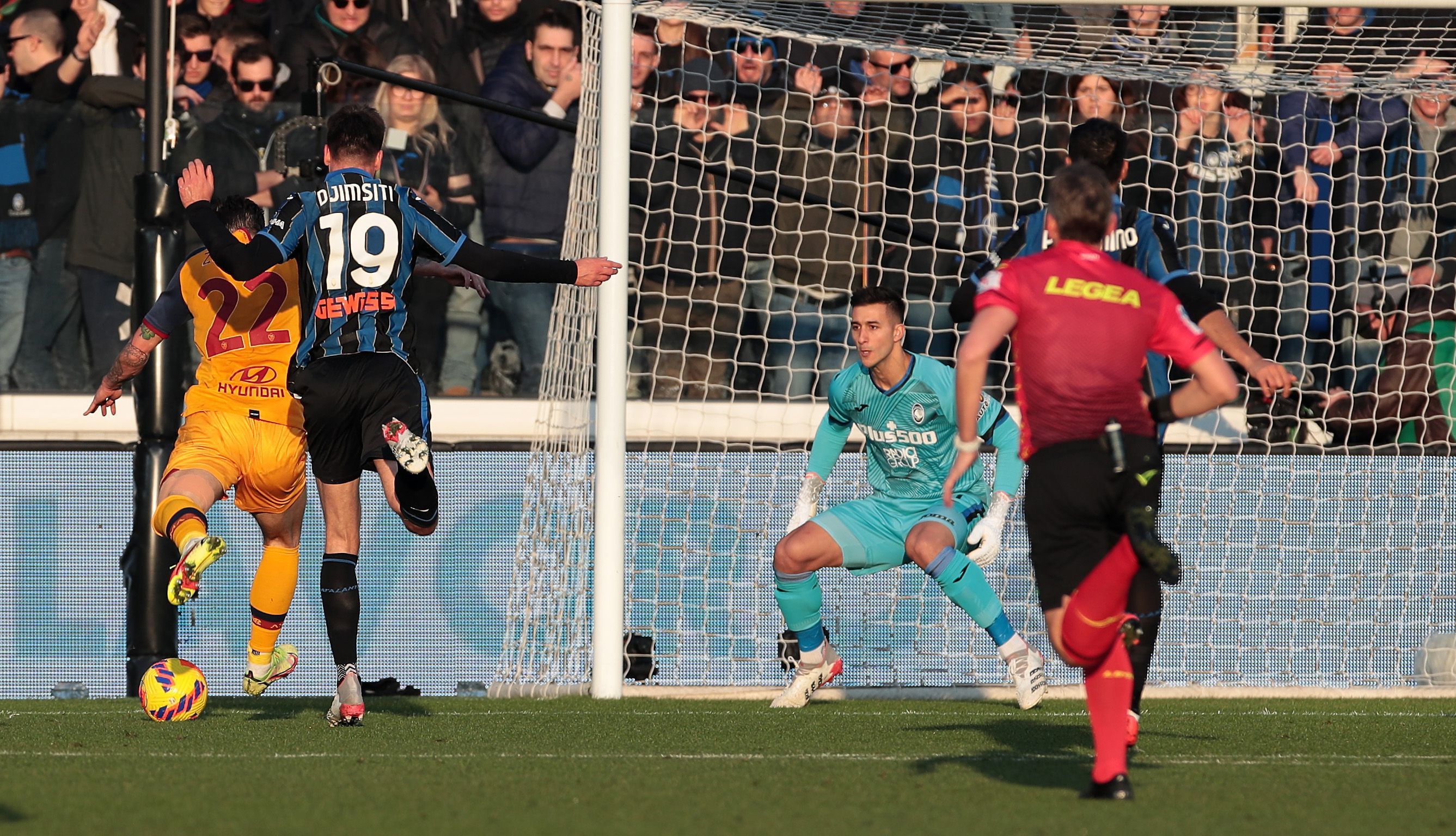 Рома неожиданно разгромила Аталанту на выезде: Малиновский не стал героем - Сборная Рома неожиданно разгромила Аталанту на выезде: Малиновский не стал героем - Сборная