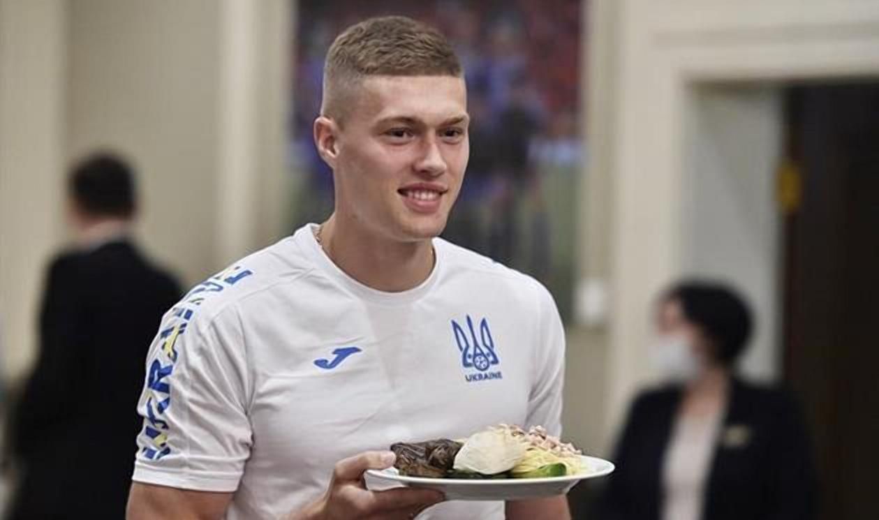 Он очень важен, и ему еще нужен опыт, – Йовичевич не хочет отпускать Довбыка в Европу - Сборная Он очень важен, и ему еще нужен опыт, – Йовичевич не хочет отпускать Довбыка в Европу - Сборная