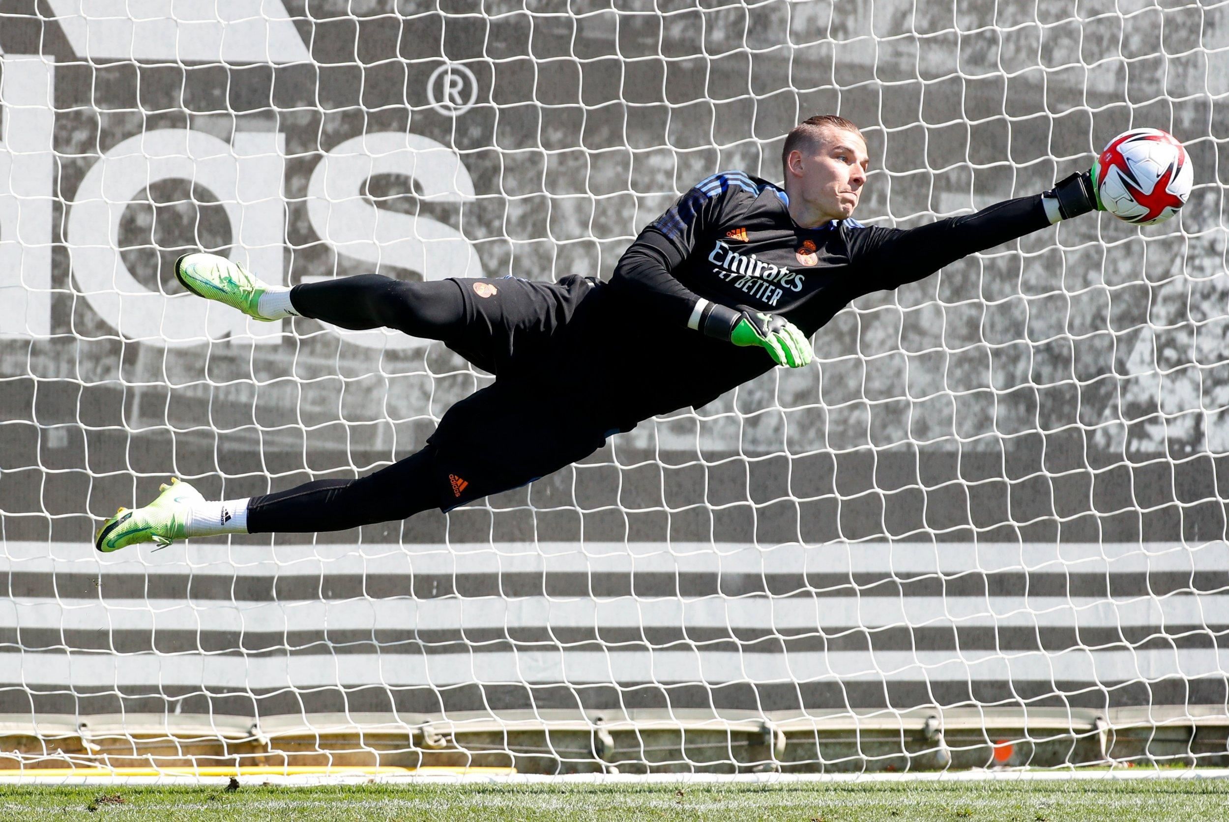 Лунін залишиться у Реалі – королівський клуб не хоче віддавати таланта за жодні гроші - Збірна Лунін залишиться у Реалі – королівський клуб не хоче віддавати таланта за жодні гроші - Збірна