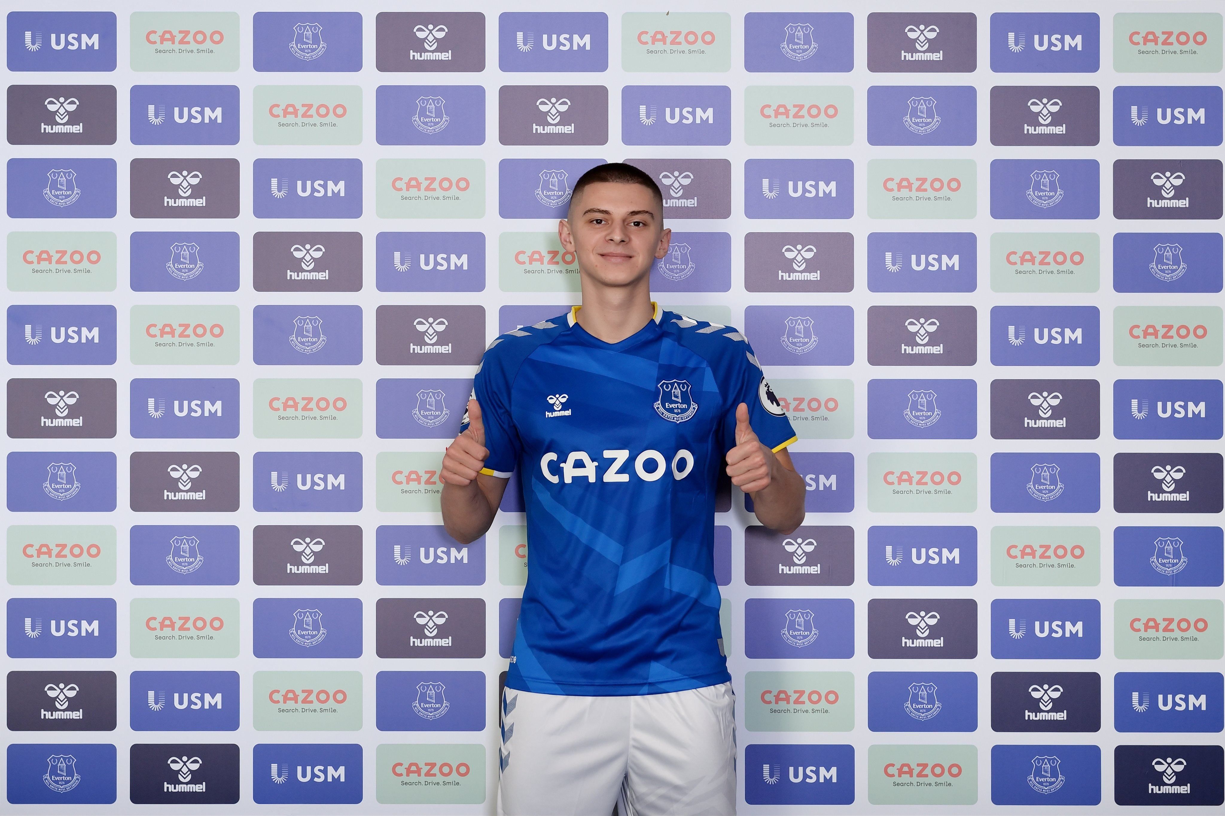 Эвертон официально представил Мыколенко: на сколько рассчитан контракт - Сборная Эвертон официально представил Мыколенко: на сколько рассчитан контракт - Сборная