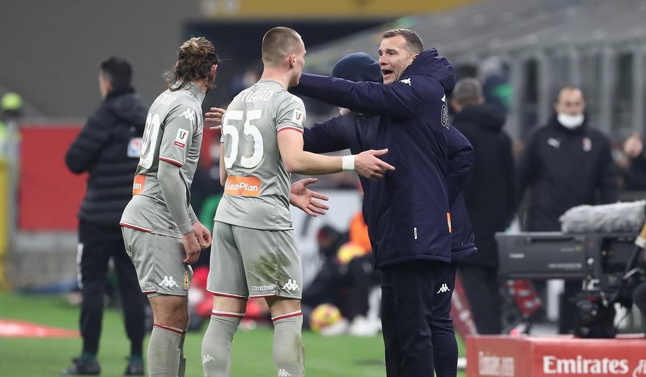 Шевченко и Эстигор празднуют гол Шевченко и Эстигор празднуют гол