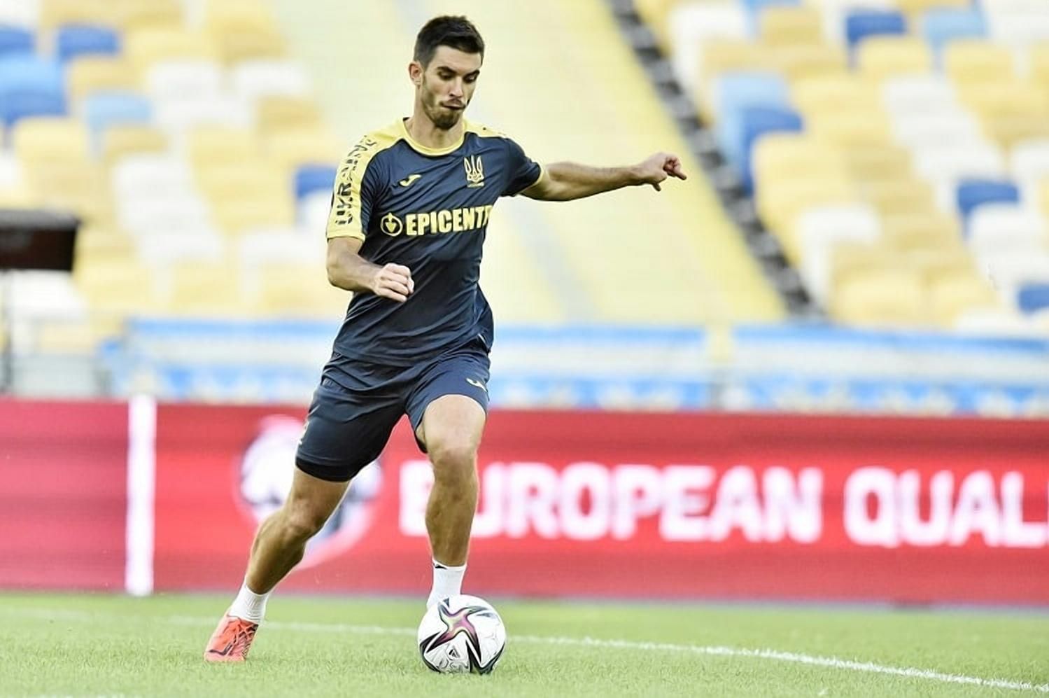 Харатін пішов з Ференцвароша через Реброва – дружина футболіста розповіла подробиці - Збірна Харатін пішов з Ференцвароша через Реброва – дружина футболіста розповіла подробиці - Збірна