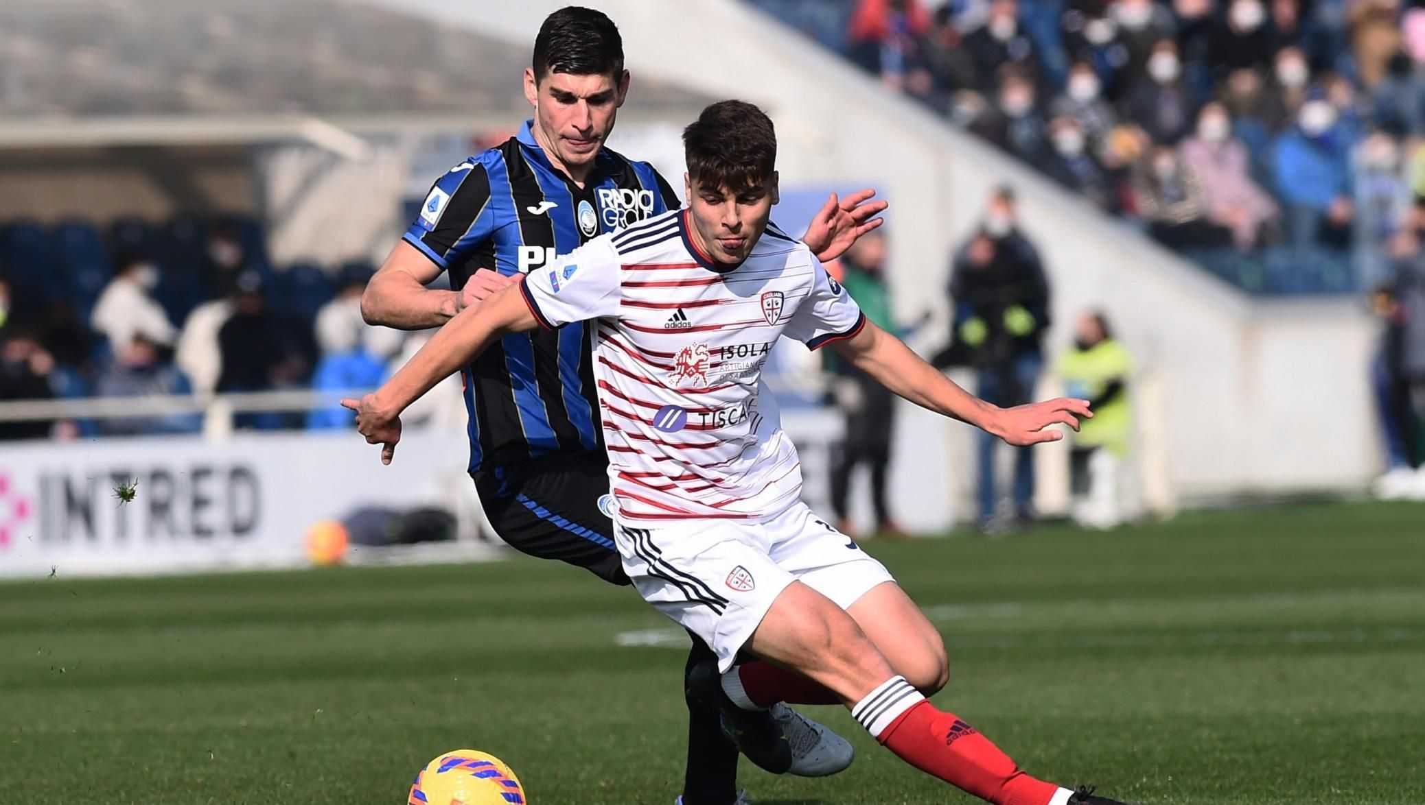 Малиновский в игре против Кальяри Малиновский в игре против Кальяри