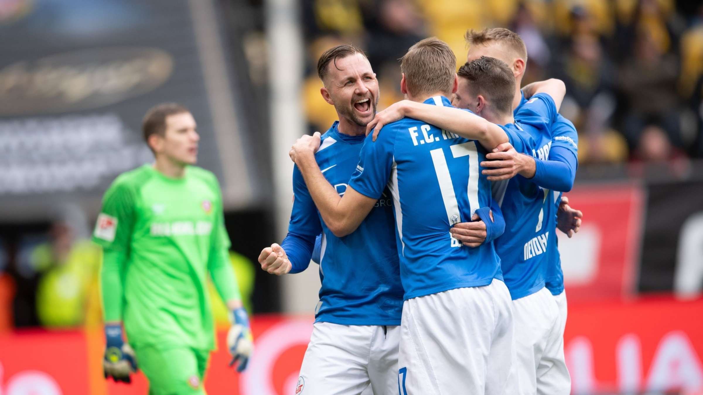 Сікан продовжив день дебютів у Німеччині: команда українця впевнено перемогла на виїзді - Збірна Сікан продовжив день дебютів у Німеччині: команда українця впевнено перемогла на виїзді - Збірна