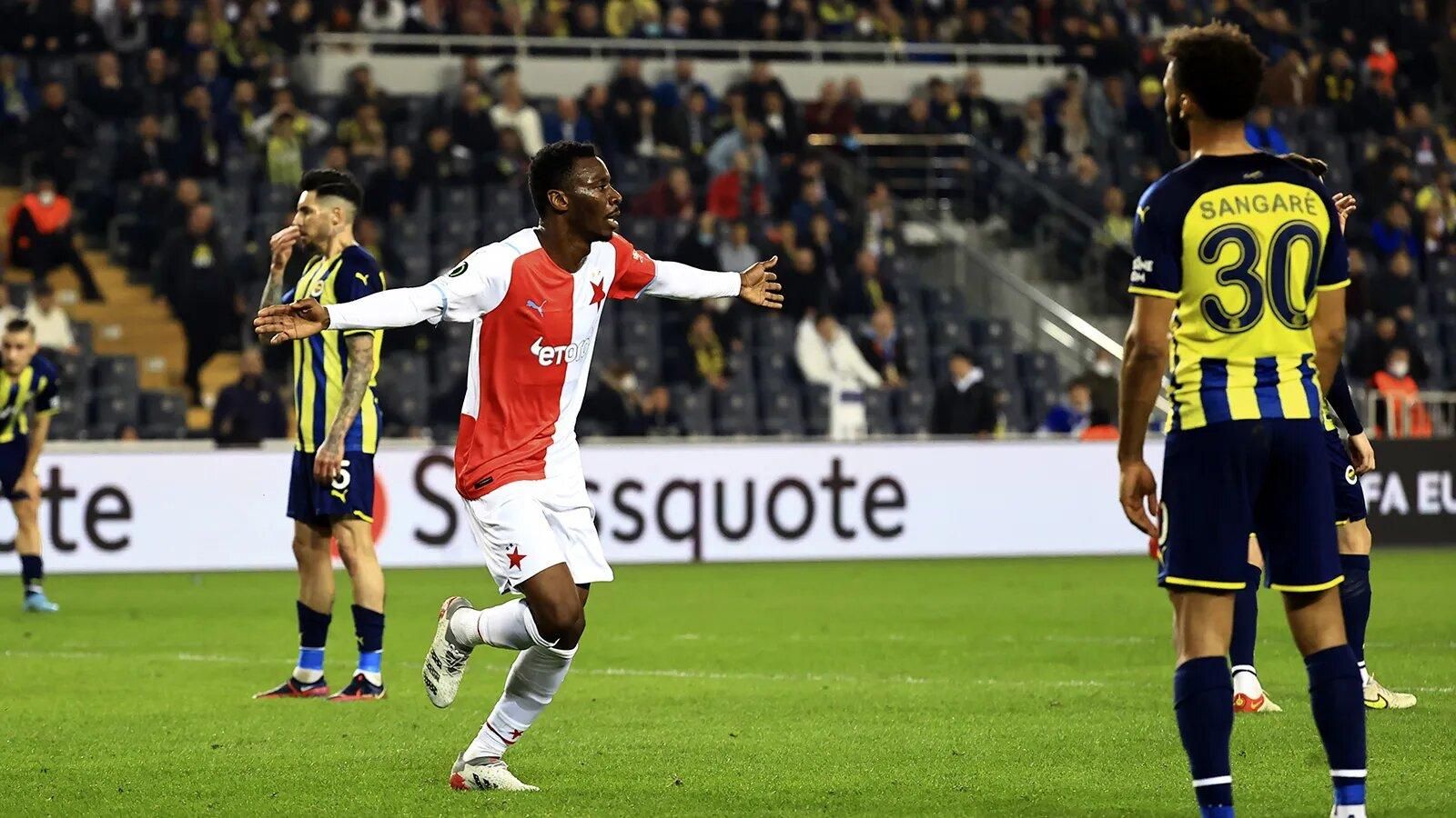 Траоре празднует первый гол Траоре празднует первый гол