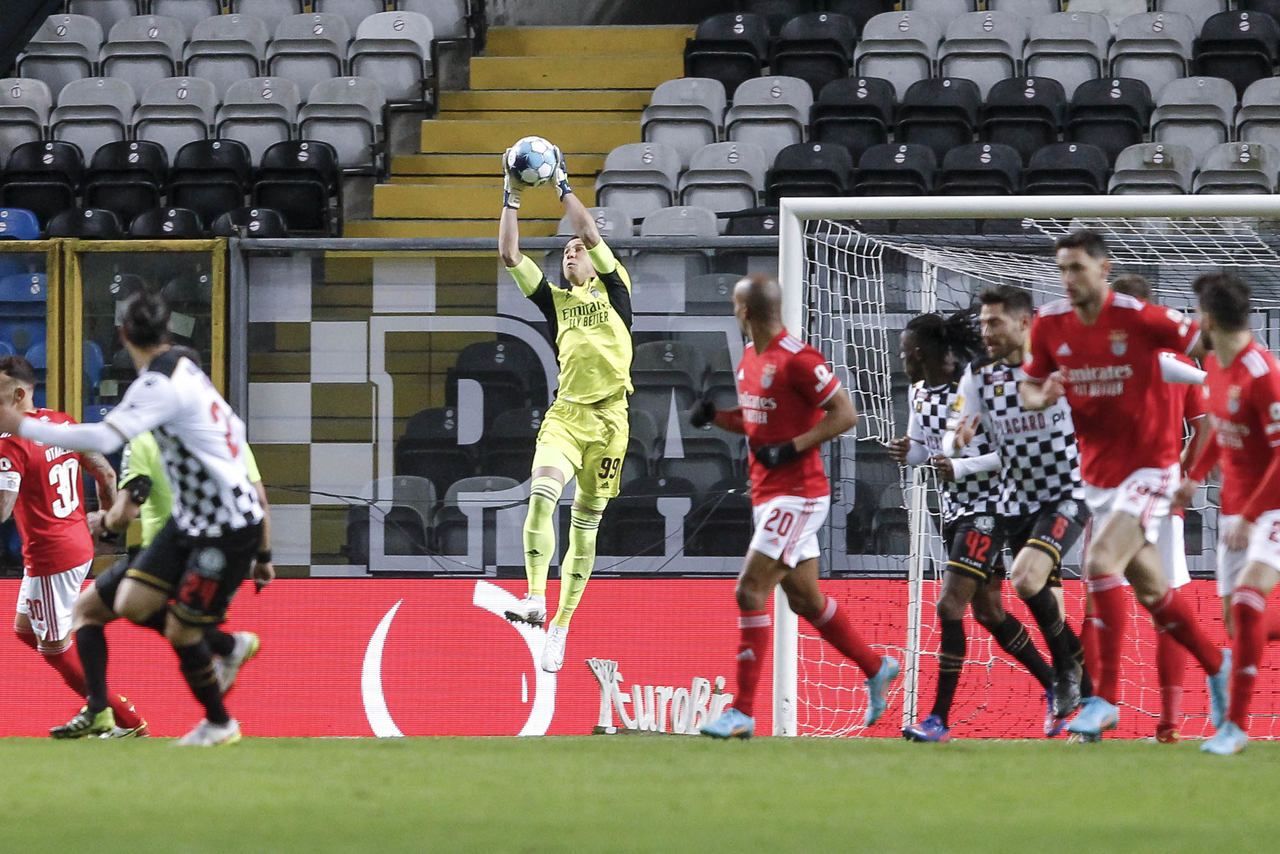 Яремчук (справа) у грі з Боавіштоюв игре с Боавиштой Яремчук (справа) у грі з Боавіштоюв игре с Боавиштой