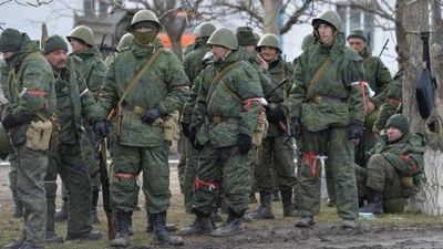 Через масову загибель чоловіків: дружини мобілізованих на Донбасі хочуть бунтувати проти "влади"