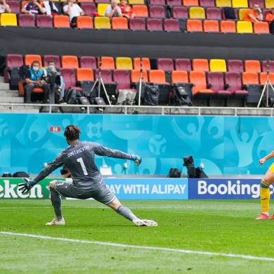 Украина - Северная Македония: Алиоски забил после сейва Бущана - видео пенальти - poslednie ...